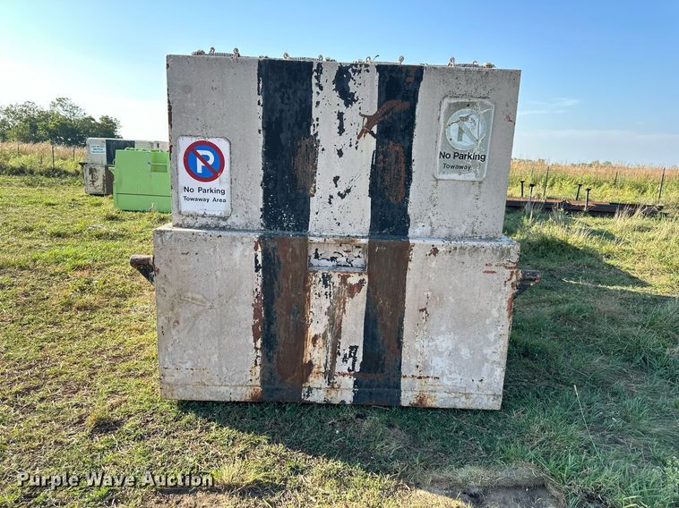 image for item EJ7245 1999 GMC C6500 refuse truck