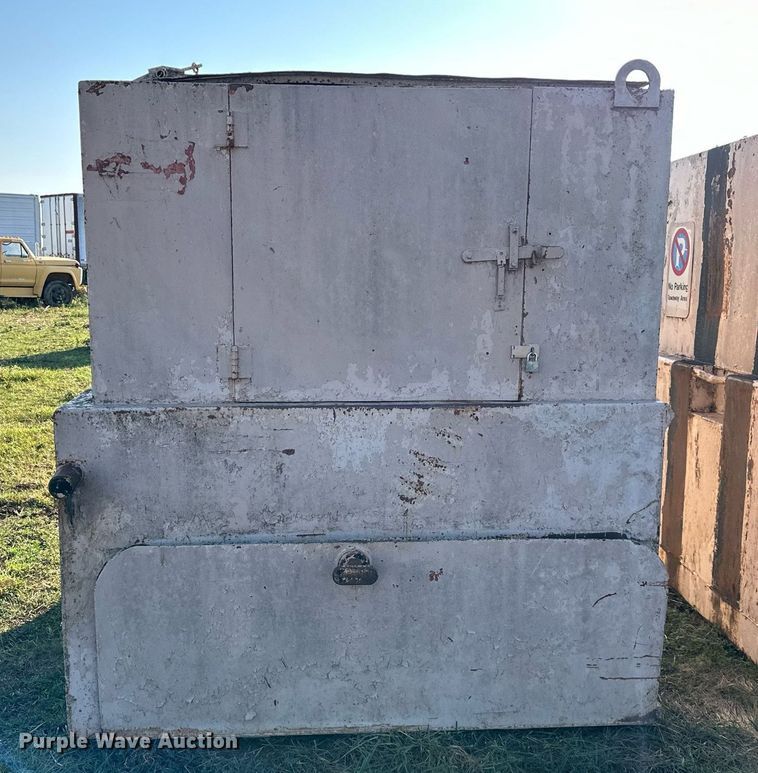 image for item EJ7245 1999 GMC C6500 refuse truck