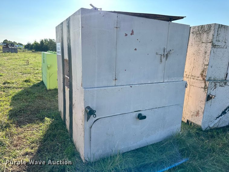 image for item EJ7245 1999 GMC C6500 refuse truck