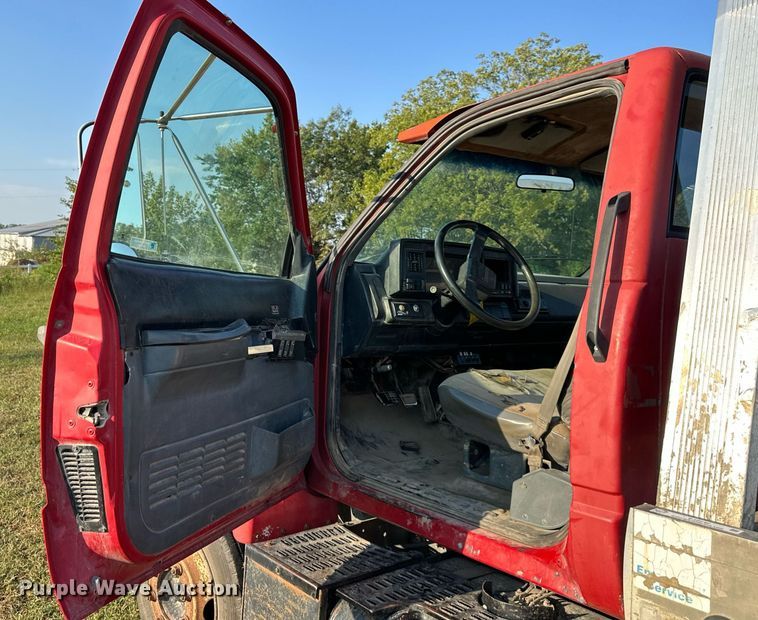 image for item EJ7246 1992 GMC  Topkick C6500 rollback truck