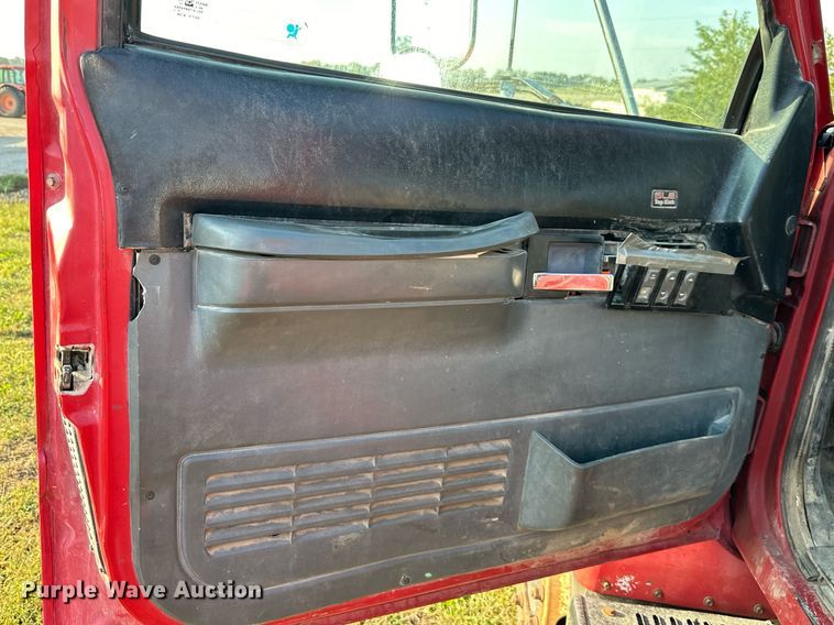 image for item EJ7246 1992 GMC  Topkick C6500 rollback truck