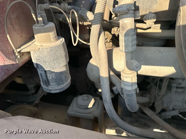 image for item EJ7246 1992 GMC  Topkick C6500 rollback truck