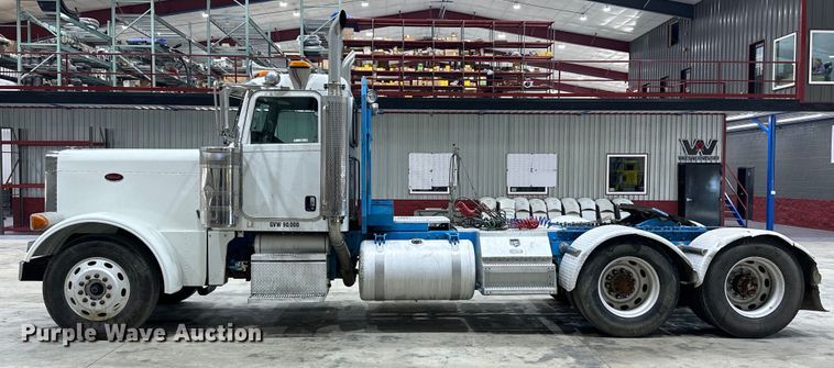 image for item EJ8925 2007 Peterbilt  379 semi truck