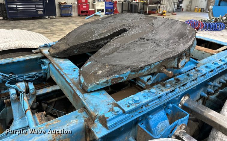 image for item EJ8925 2007 Peterbilt  379 semi truck