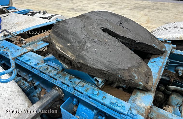 image for item EJ8925 2007 Peterbilt  379 semi truck