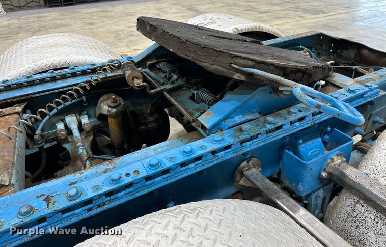 image for item EJ8925 2007 Peterbilt  379 semi truck