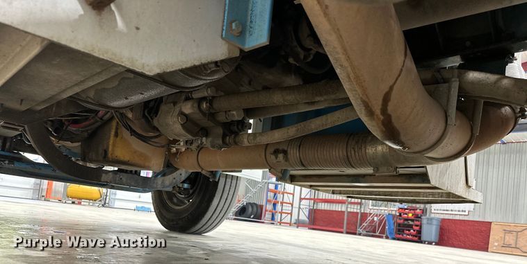 image for item EJ8925 2007 Peterbilt  379 semi truck