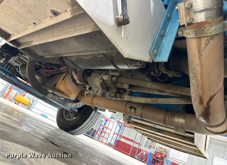 image for item EJ8925 2007 Peterbilt  379 semi truck