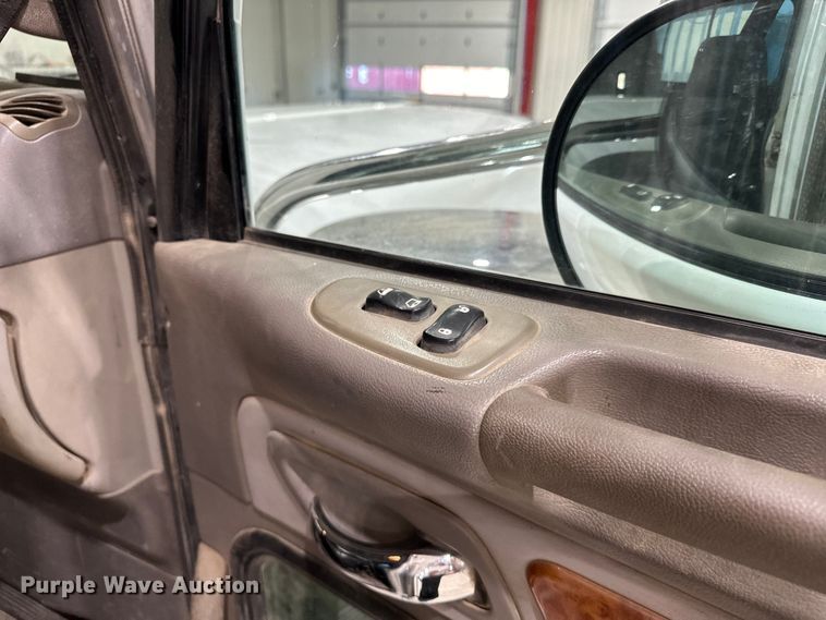 image for item EJ8925 2007 Peterbilt  379 semi truck