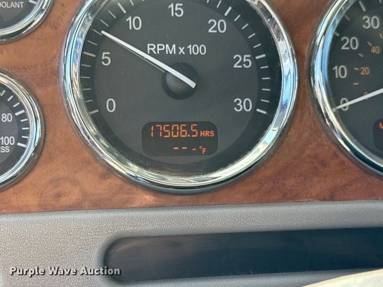 image for item EJ8925 2007 Peterbilt  379 semi truck