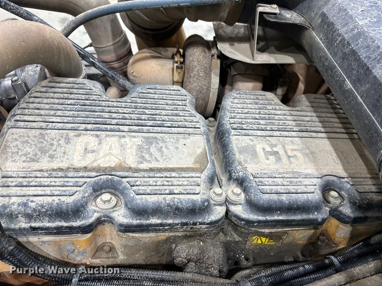 image for item EJ8925 2007 Peterbilt  379 semi truck