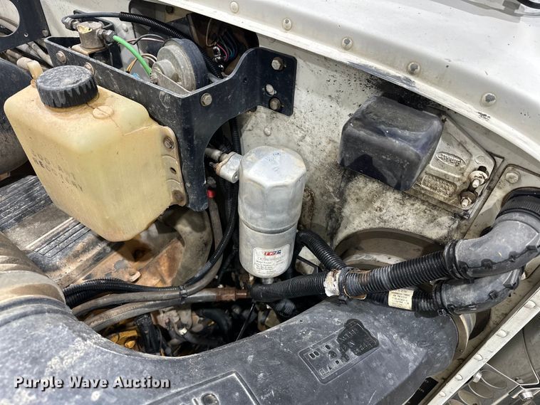 image for item EJ8925 2007 Peterbilt  379 semi truck