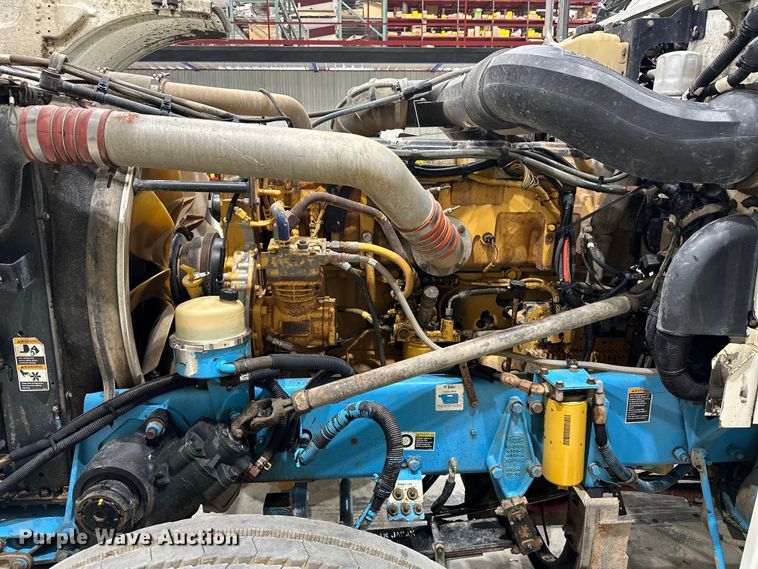 image for item EJ8925 2007 Peterbilt  379 semi truck