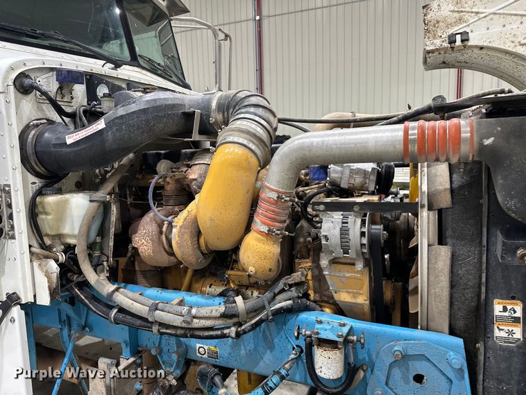 image for item EJ8925 2007 Peterbilt  379 semi truck