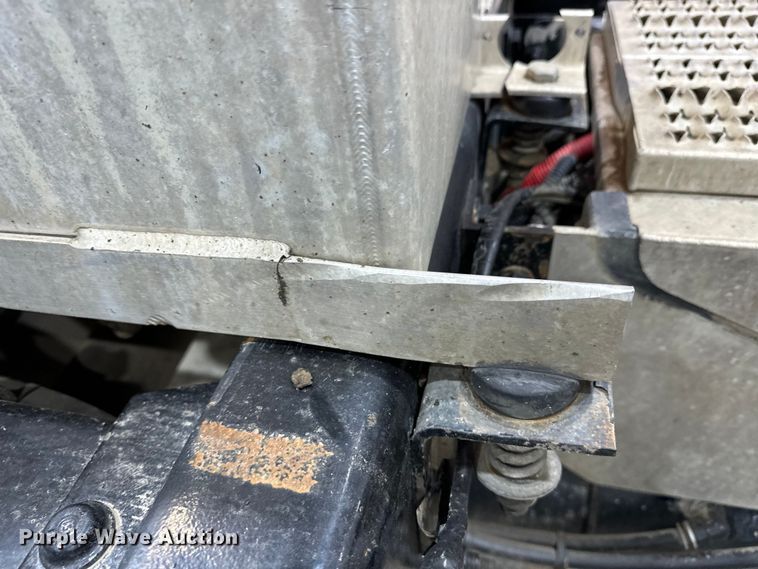 image for item EJ8926 2015 Peterbilt  389 semi truck