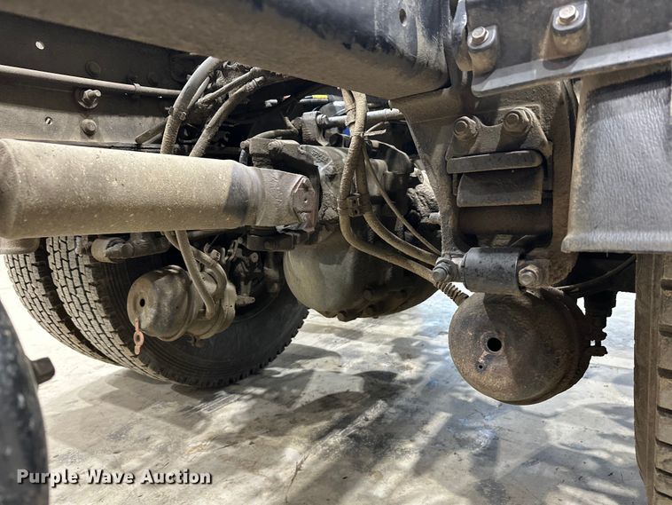 image for item EJ8926 2015 Peterbilt  389 semi truck