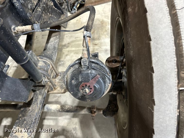 image for item EJ8926 2015 Peterbilt  389 semi truck