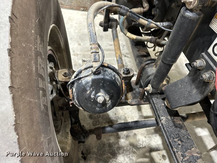 image for item EJ8926 2015 Peterbilt  389 semi truck