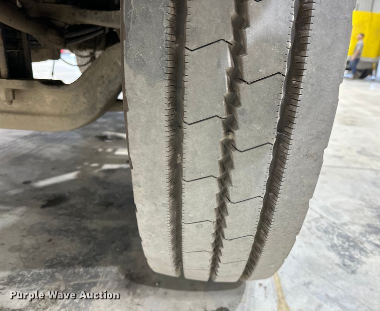 image for item EJ8926 2015 Peterbilt  389 semi truck