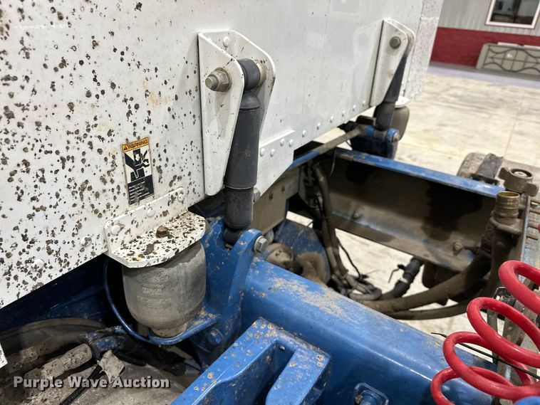 image for item EJ8927 2013 Peterbilt  367 semi truck