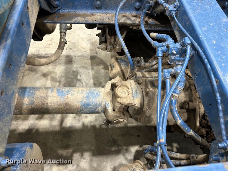 image for item EJ8927 2013 Peterbilt  367 semi truck