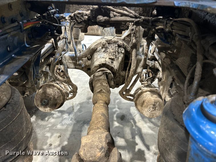 image for item EJ8927 2013 Peterbilt  367 semi truck