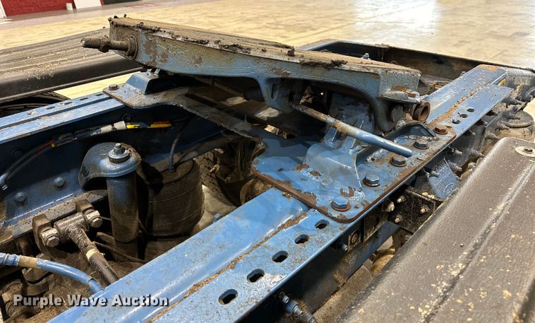 image for item EJ8927 2013 Peterbilt  367 semi truck