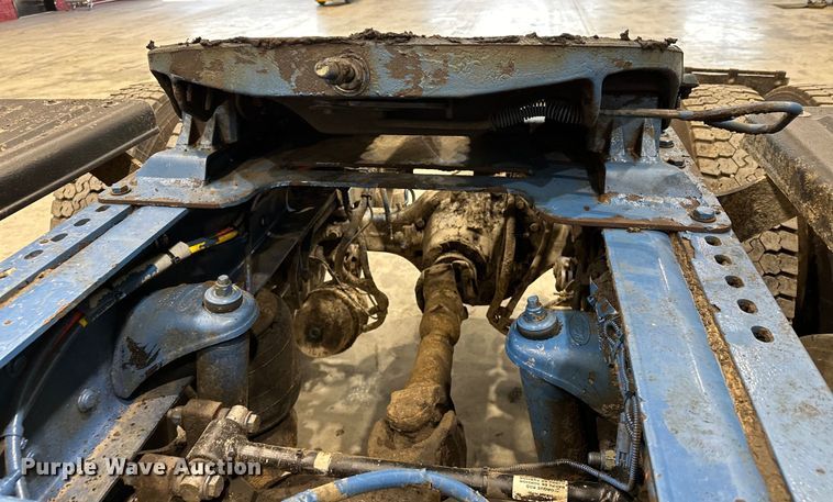 image for item EJ8927 2013 Peterbilt  367 semi truck