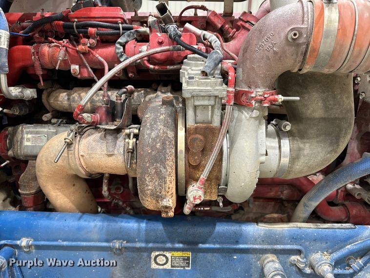 image for item EJ8927 2013 Peterbilt  367 semi truck