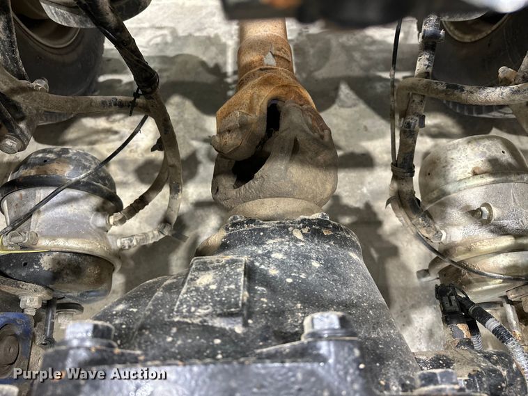 image for item EJ8929 2015 Peterbilt  389 semi truck