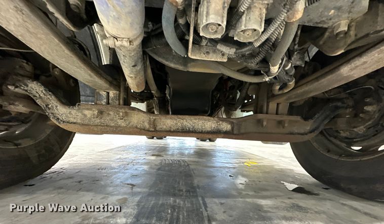 image for item EJ8929 2015 Peterbilt  389 semi truck