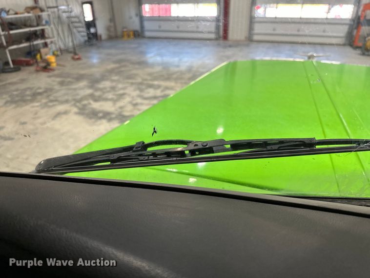 image for item EJ8929 2015 Peterbilt  389 semi truck