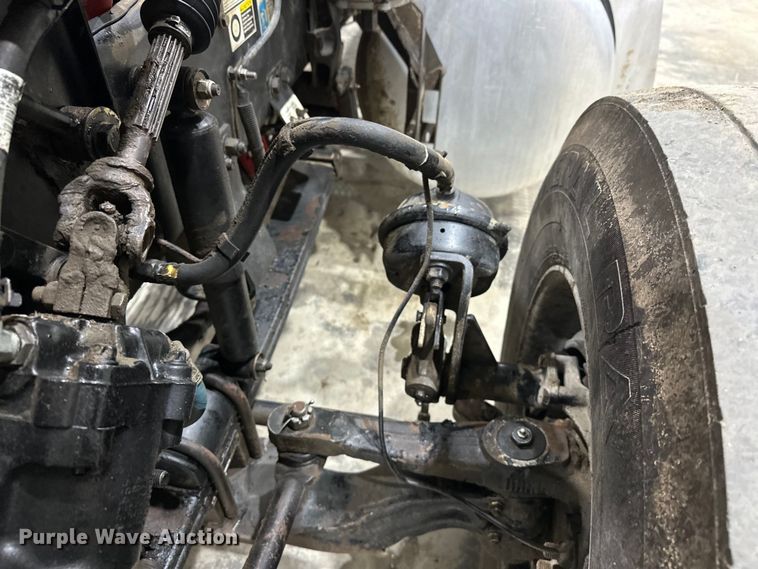 image for item EJ8929 2015 Peterbilt  389 semi truck