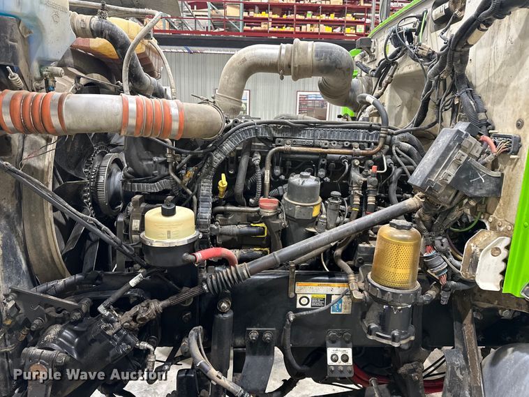 image for item EJ8929 2015 Peterbilt  389 semi truck