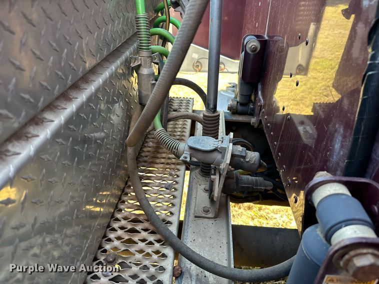 image for item EJ8981 2005 Peterbilt  379 semi truck