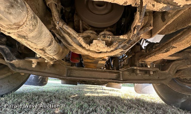 image for item EJ8981 2005 Peterbilt  379 semi truck