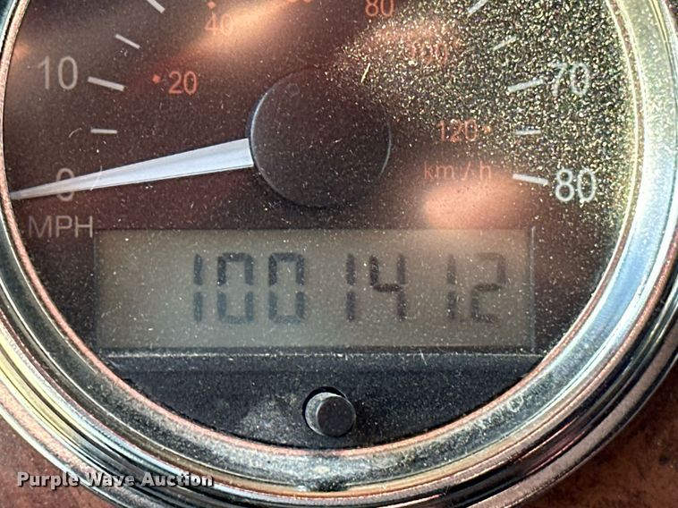 image for item EJ8981 2005 Peterbilt  379 semi truck