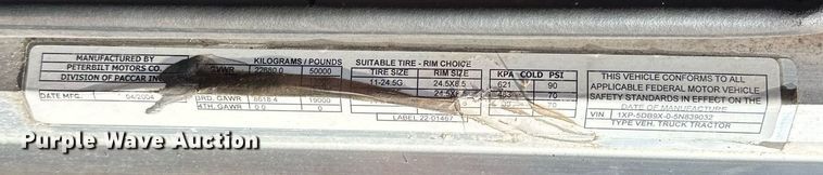 image for item EJ8981 2005 Peterbilt  379 semi truck