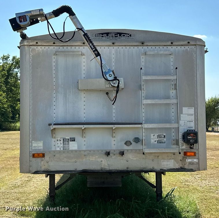 image for item EJ8982 1998 Wilson DWH-400 grain trailer