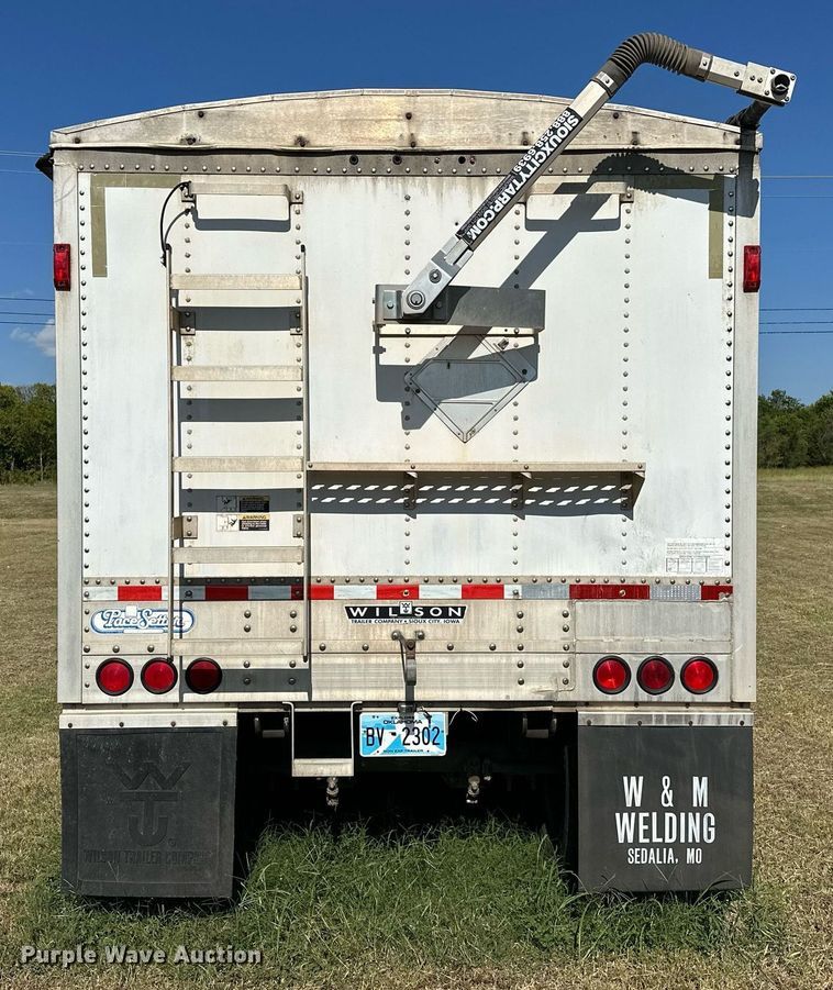 image for item EJ8982 1998 Wilson DWH-400 grain trailer
