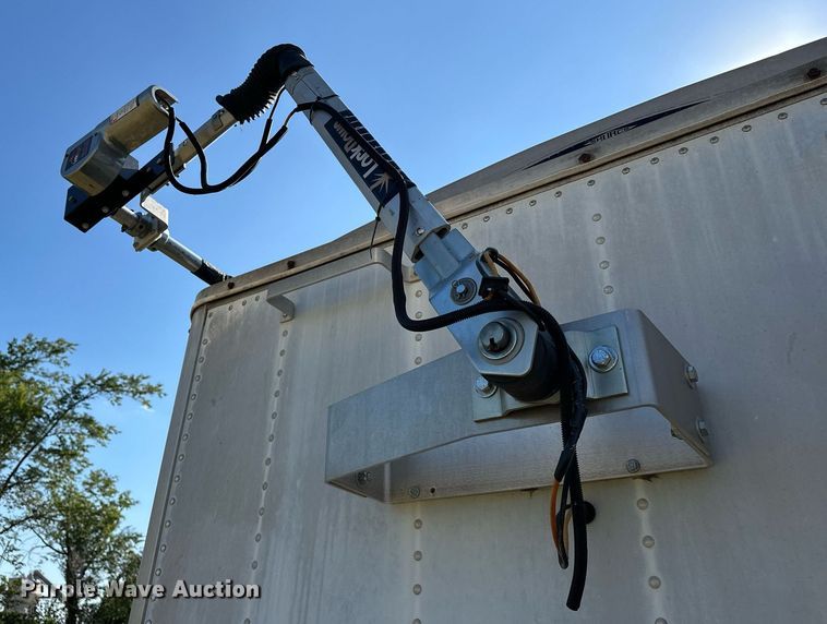 image for item EJ8982 1998 Wilson DWH-400 grain trailer