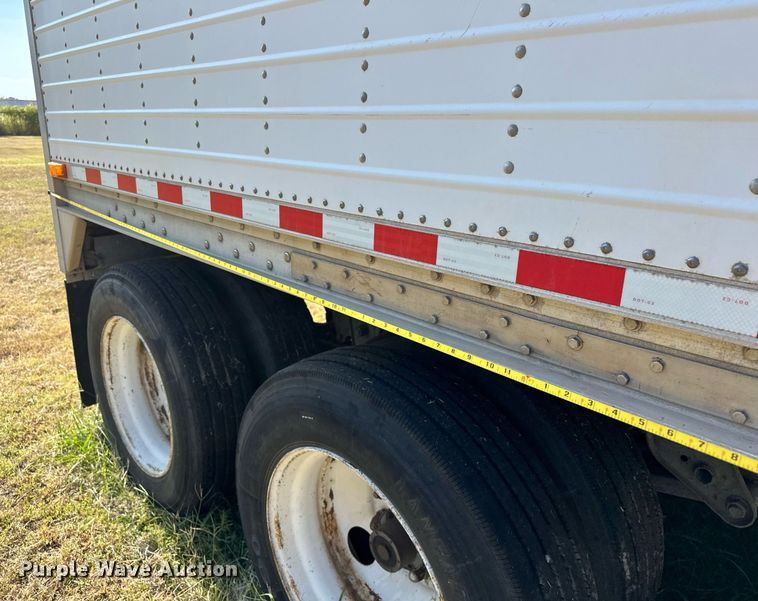 image for item EJ8982 1998 Wilson DWH-400 grain trailer