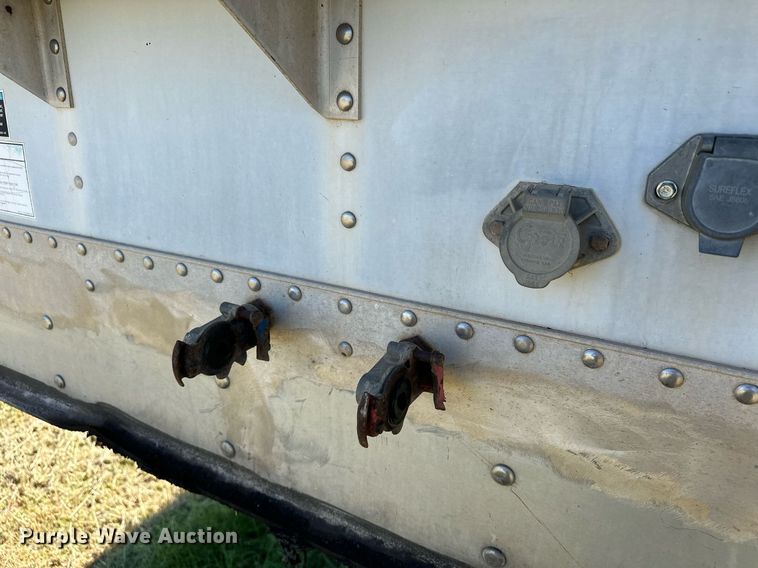 image for item EJ8982 1998 Wilson DWH-400 grain trailer