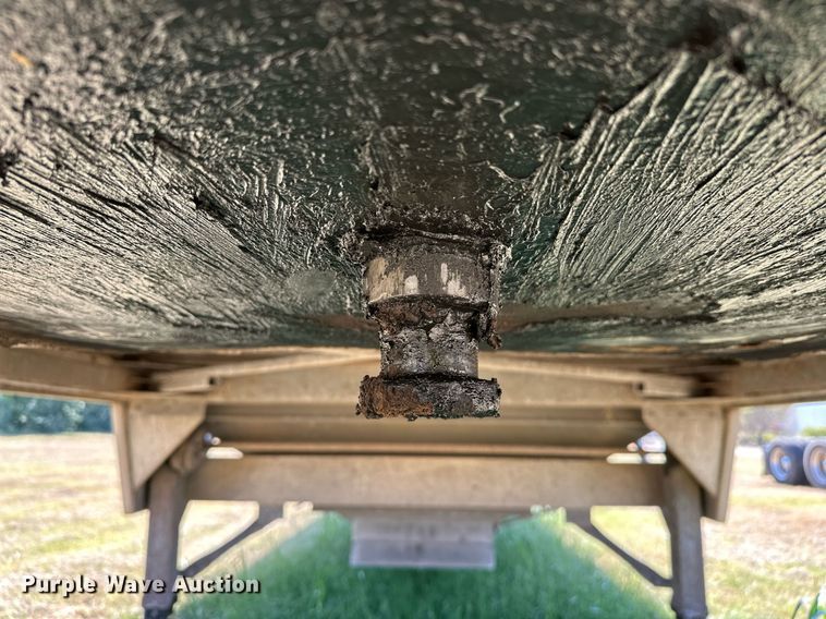 image for item EJ8982 1998 Wilson DWH-400 grain trailer