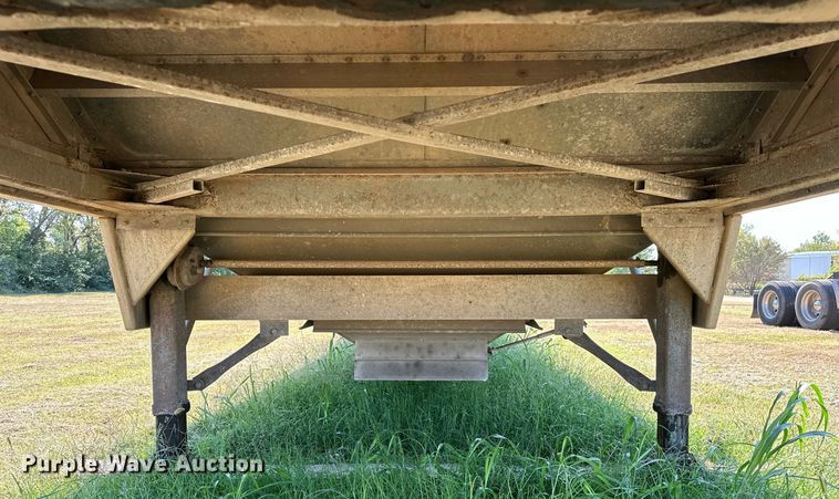 image for item EJ8982 1998 Wilson DWH-400 grain trailer