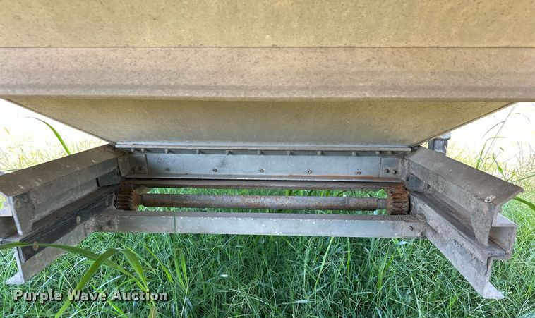 image for item EJ8982 1998 Wilson DWH-400 grain trailer