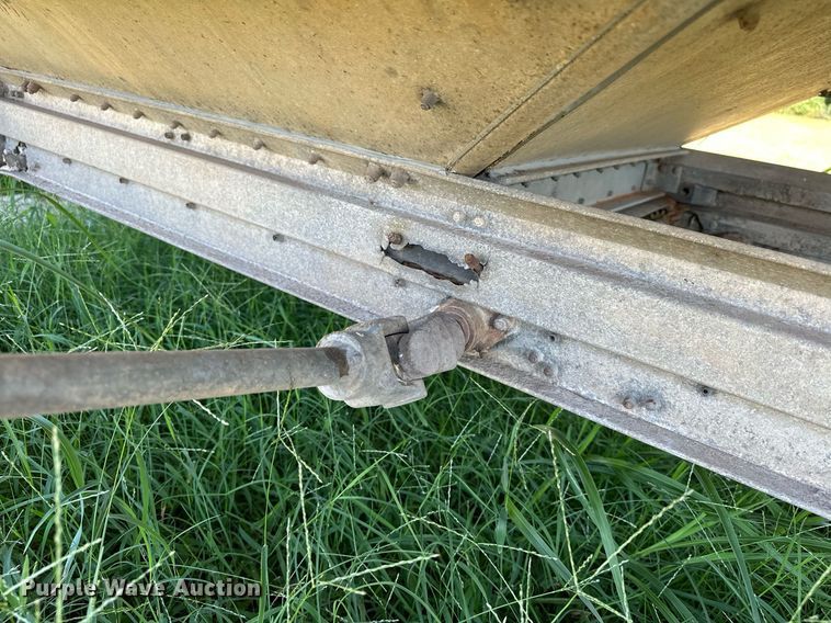 image for item EJ8982 1998 Wilson DWH-400 grain trailer