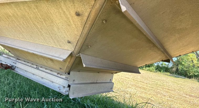 image for item EJ8982 1998 Wilson DWH-400 grain trailer