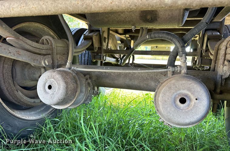 image for item EJ8982 1998 Wilson DWH-400 grain trailer