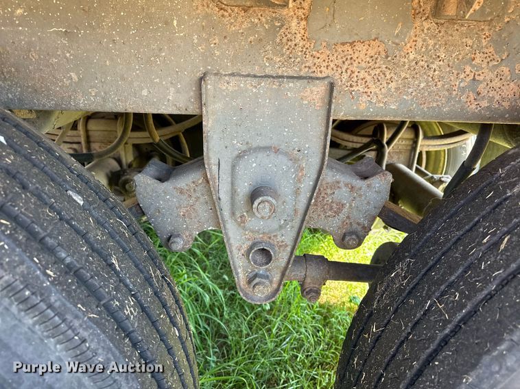 image for item EJ8982 1998 Wilson DWH-400 grain trailer